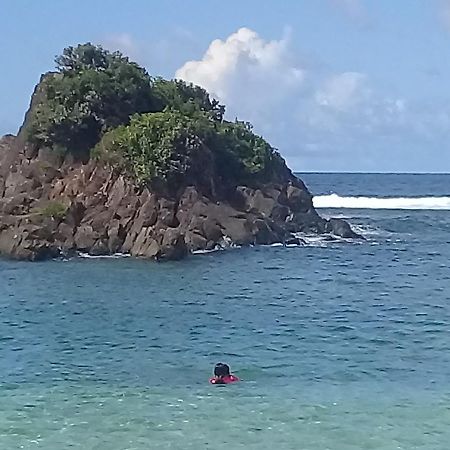 Josurfinn, Puraran Beach Baras  Kültér fotó