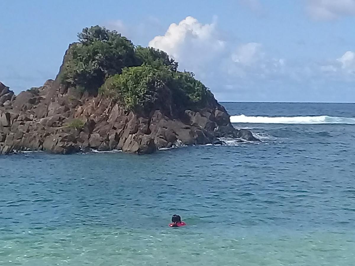 Josurfinn, Puraran Beach Baras  Kültér fotó